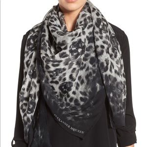 ALEXANDER MCQUEEN | Eaten Way Leopard Skull Silk Scarf